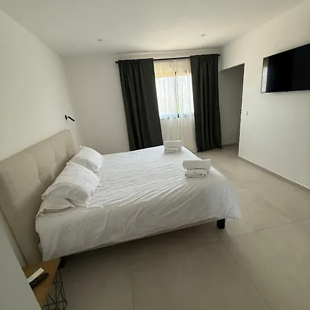 Apartamento New Apartment, 3 Bedrooms, Sea View *