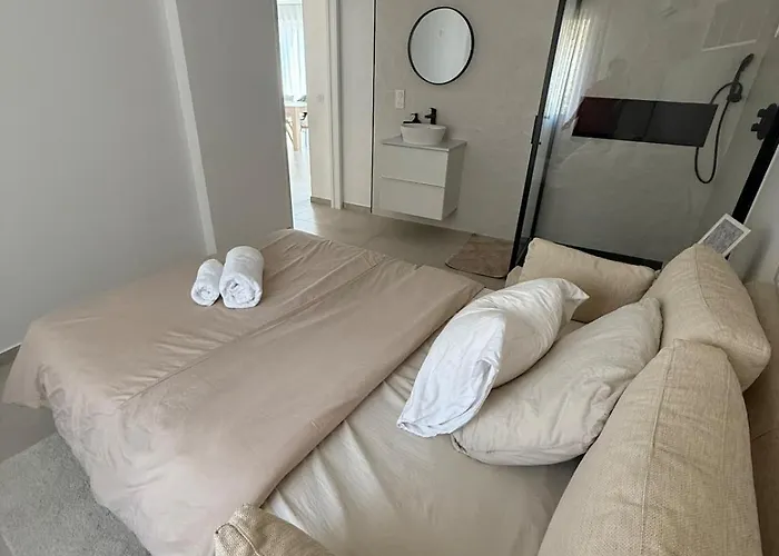 New Apartment, 3 Bedrooms, Sea View