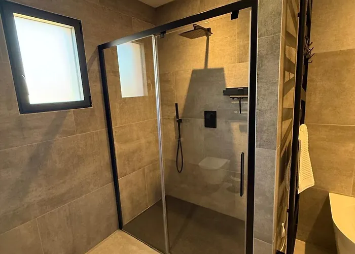 New Apartment, 3 Bedrooms, Sea View *