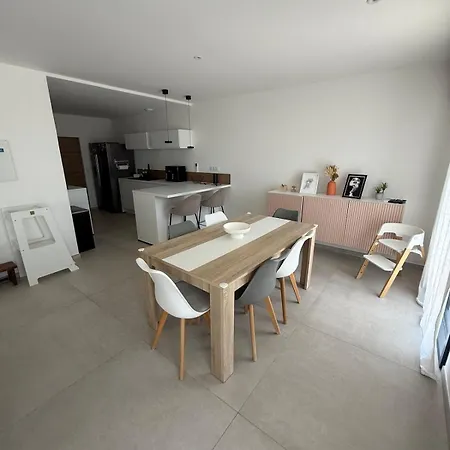 New Apartment, 3 Bedrooms, Sea View Διαμέρισμα