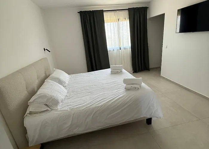 Appartement New Apartment, 3 Bedrooms, Sea View *