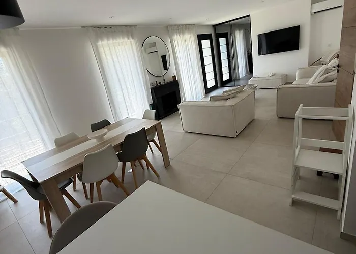 New Apartment, 3 Bedrooms, Sea View Πόρτο Βέκιο